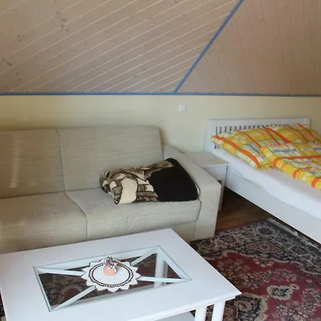 Bio-bauernhof Rhoen * Schleid